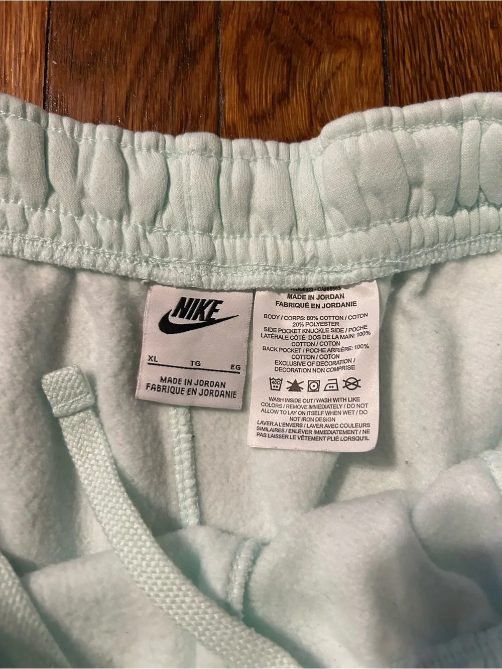 Nike Sportswear Club Set Barely Green Size XL T Shirt & Shorts